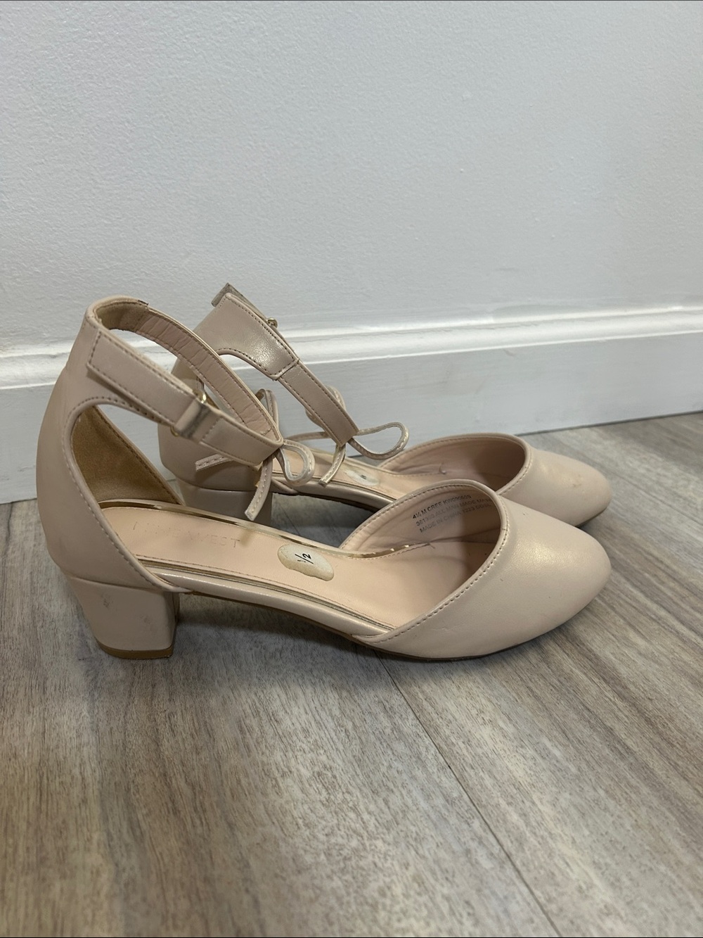 Nine West Girls' Beige Closed-Toe Low Block Heel Dress Shoes